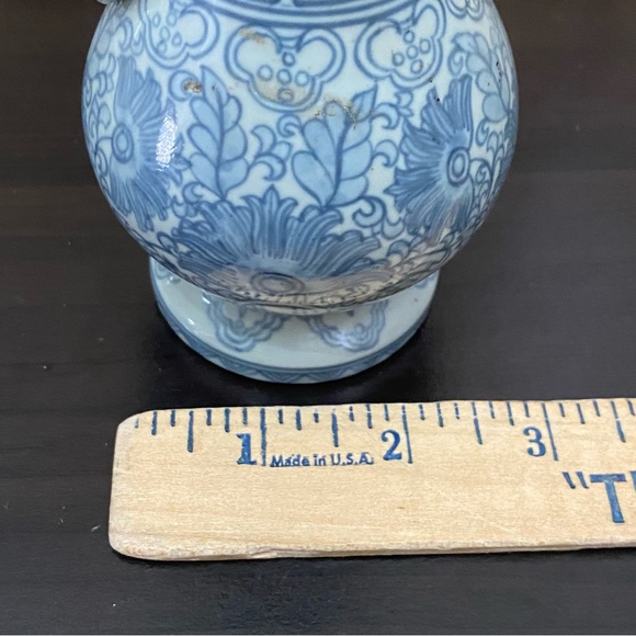 Vintage Asian Blue/White Ceramic Porcelain 5.25” Vase - Picture 5 of 15
